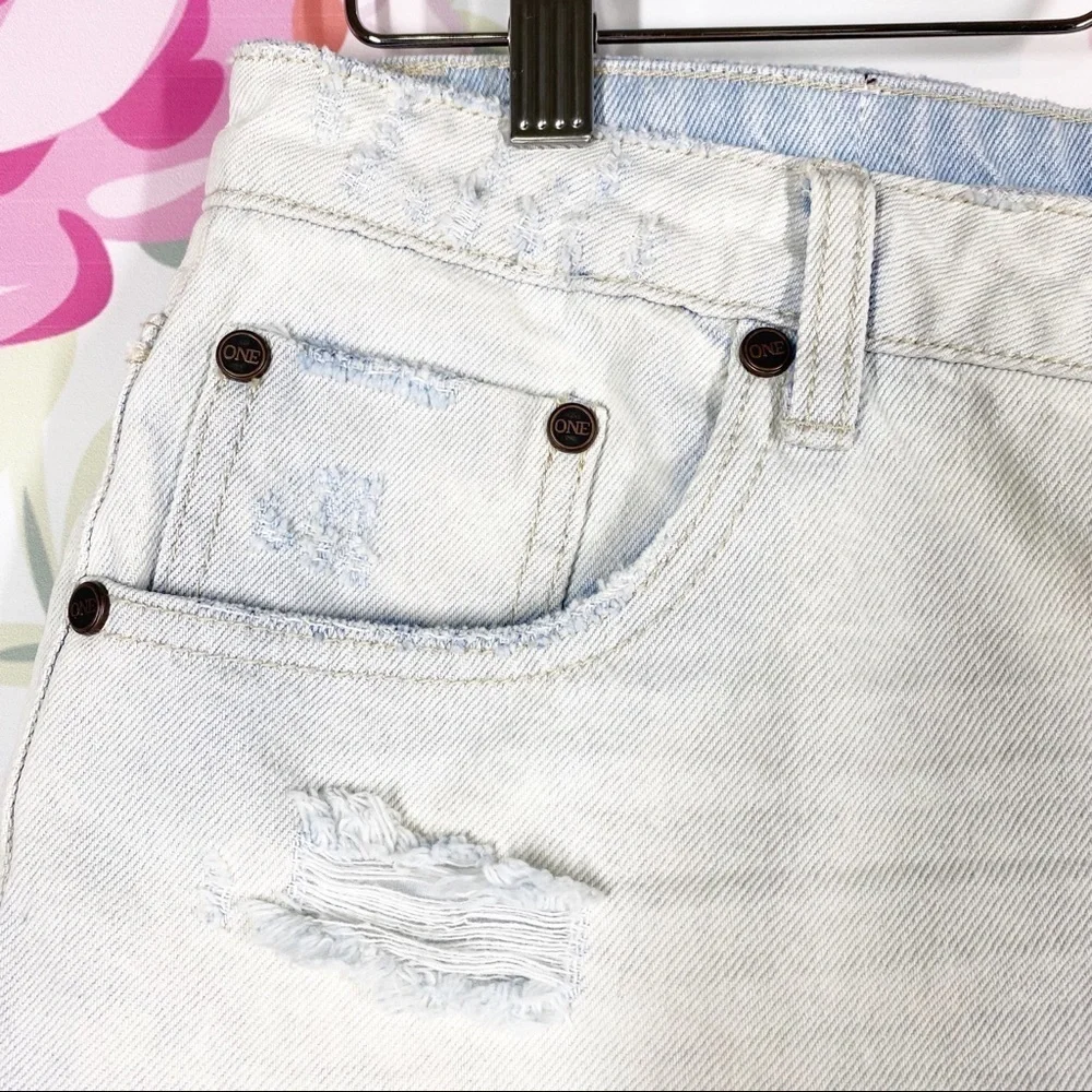 One Teaspoon Light Wash Bandits Distressed Denim Jean Shorts 29